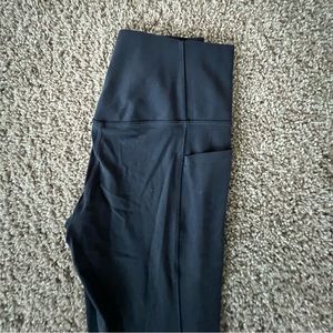 Athleta Salutation Legging S